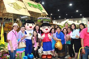 จังหวัดราชบุรี >>>วันที่ 28 มีนาคม 2559 เวลา 13.00 น.นางสายพิน โพธินวล หัวหน้ากลุ่มงานส่งเสริมฯ รักษาราชการแทนพัฒนาการจังหวัดราชบุรี พร้อมด้วยหัวหน้ากลุ่ม นักวิชาการพัฒนาชุมชนร่วมประชุมผ่านระบบ VDO Conference เพื่อสร้างความเข้าใจเกี่ยวกับทิศทางการดำเนินงา