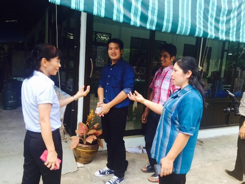 จังหวัดราชบุรี >>>วันที่ 28 มีนาคม 2559 เวลา 13.00 น.นางสายพิน โพธินวล หัวหน้ากลุ่มงานส่งเสริมฯ รักษาราชการแทนพัฒนาการจังหวัดราชบุรี พร้อมด้วยหัวหน้ากลุ่ม นักวิชาการพัฒนาชุมชนร่วมประชุมผ่านระบบ VDO Conference เพื่อสร้างความเข้าใจเกี่ยวกับทิศทางการดำเนินงา