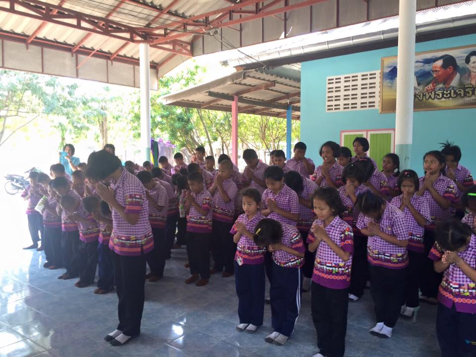 28 มีนาคม 2559  จังหวัดราชบุรี เตรียมความพร้อมโครงการหมู่บ้าน OTOP เพื่อการท่องเที่ยวปี 2559 ร่วมกับผู้นำชุมชนกลุ่มองค์กรในหมู่ที่ 6 บ้านวัดปรกเจริญ อำเภอดำเนินสะดวก จังหวัดราชบุรี ผู้นำอช.และภาคีเครือข่าย ปลัดอบต.วัฒนธรรม สาธารณสุข  กศน.เข้าร่วม