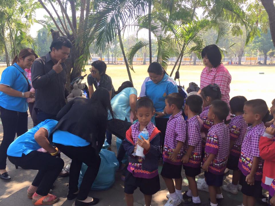 28 มีนาคม 2559  จังหวัดราชบุรี เตรียมความพร้อมโครงการหมู่บ้าน OTOP เพื่อการท่องเที่ยวปี 2559 ร่วมกับผู้นำชุมชนกลุ่มองค์กรในหมู่ที่ 6 บ้านวัดปรกเจริญ อำเภอดำเนินสะดวก จังหวัดราชบุรี ผู้นำอช.และภาคีเครือข่าย ปลัดอบต.วัฒนธรรม สาธารณสุข  กศน.เข้าร่วม