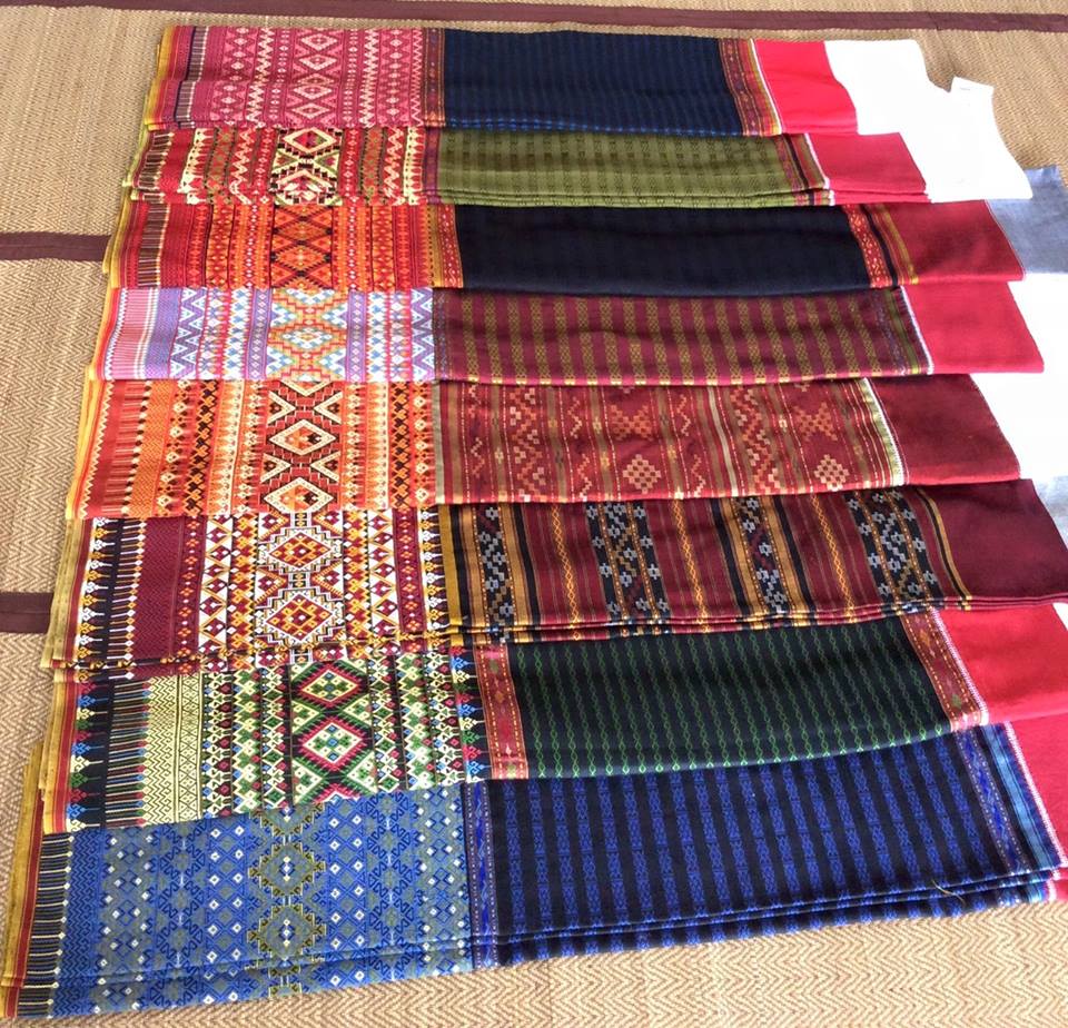 ศูนย์หัตถกรรมพื้นบ้านราชบุรี วัดนาหนอง ตำบลดอนแร่ “ผ้าทอราชบุรี ศักดิ์ศรีภูมิปัญญาไทย”