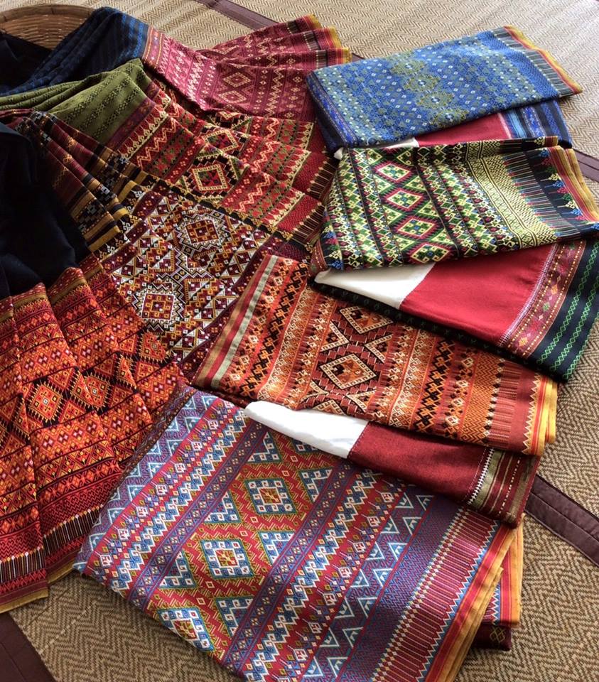 จังหวัดราชบุรี >>> วันที่ 1 เมษายน 2559 เวลา 09.30 น. นายสุรพล แสวงศักดิ์ ผู้ว่าราชการจังหวัดราชบุรี เป็นประธานในการทอดผ้าป่ากองทุนพัฒนาเด็กชนบทจังหวัดราชบุรีในพระราชูปถัมภ์สมเด็จพระเทพรัตนราชสุดาสยามบรมราชกุมารี ณ วัดมหาธาตุวรวิหาร ตำบลหน้าเมือง อำเภอเมื