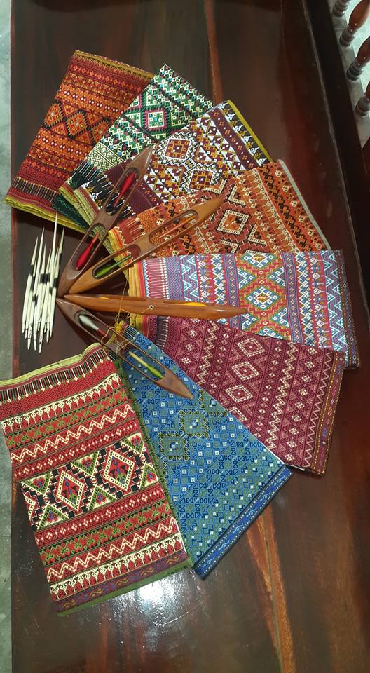 จังหวัดราชบุรี >>> วันที่ 1 เมษายน 2559 เวลา 09.30 น. นายสุรพล แสวงศักดิ์ ผู้ว่าราชการจังหวัดราชบุรี เป็นประธานในการทอดผ้าป่ากองทุนพัฒนาเด็กชนบทจังหวัดราชบุรีในพระราชูปถัมภ์สมเด็จพระเทพรัตนราชสุดาสยามบรมราชกุมารี ณ วัดมหาธาตุวรวิหาร ตำบลหน้าเมือง อำเภอเมื