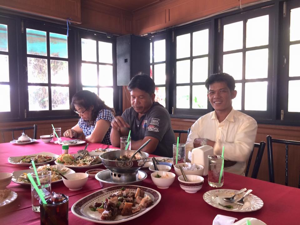 จังหวัดราชบุรี O__~ นางสายพิน  โพธินวล หัวหน้ากลุ่มงานส่งเสริมการพัฒนาชุมชน พร้อมด้วยหัวหน้ากลุ่มงาน/ฝ่าย พัฒนาการอำเภอ และนักวิชาการพัฒนาชุมชนจังหวัด ร่วมให้การต้อนรับ นายไพบูลย์  บูรณสันติ พัฒนาการจังหวัดราชบุรี ในโอกาสที่เดินทางปฏิบัติหน้าที่ จังหวัดรา