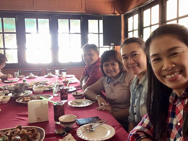 จังหวัดราชบุรี O__~ นางสายพิน  โพธินวล หัวหน้ากลุ่มงานส่งเสริมการพัฒนาชุมชน พร้อมด้วยหัวหน้ากลุ่มงาน/ฝ่าย พัฒนาการอำเภอ และนักวิชาการพัฒนาชุมชนจังหวัด ร่วมให้การต้อนรับ นายไพบูลย์  บูรณสันติ พัฒนาการจังหวัดราชบุรี ในโอกาสที่เดินทางปฏิบัติหน้าที่ จังหวัดรา