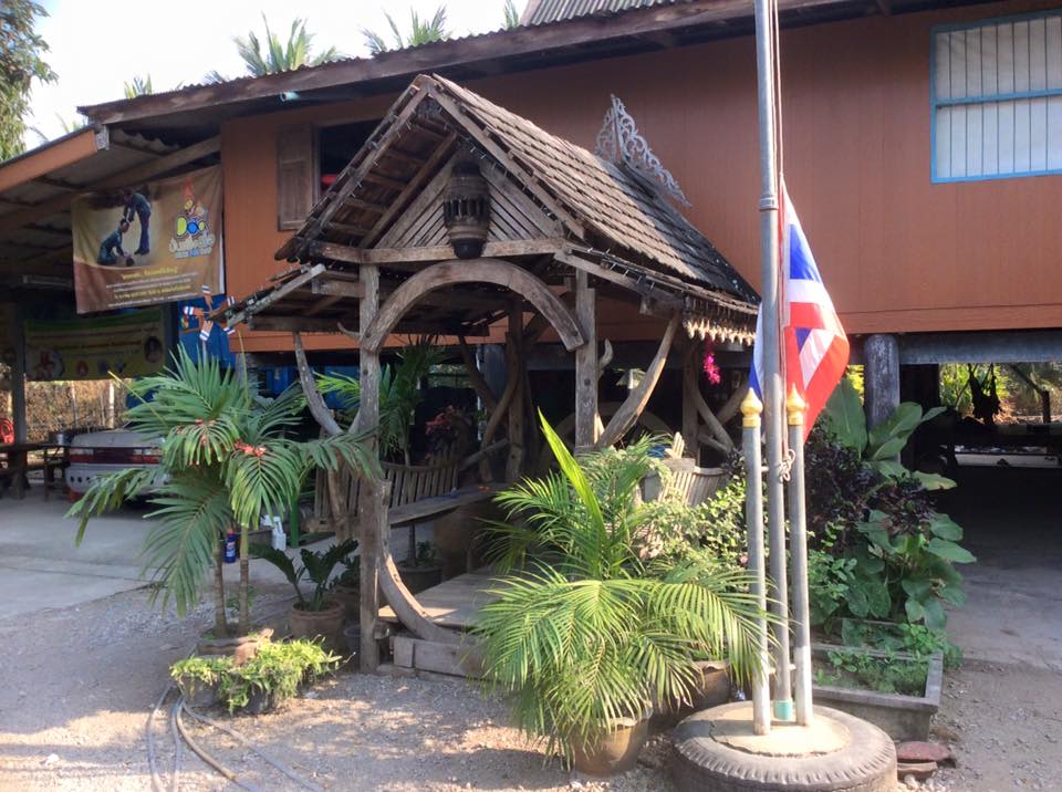 ราชบุรีขับเคลื่อนประชารัฐ วันที่ 7 เมษายน 2559 เวลา 13.30 น. นายสุรพล แสวงศักดิ์ ผู้ว่าราชการจังหวัดราชบุรี เป็นประธานเปิดการประชุมเชิงปฏิบัติการเพื่อขับเคลื่อนการดำเนินงานตามโครงการเพิ่มความเข้มแข็งของเศรษฐกิจฐานรากตามแนวประขารัฐ จังหวัดราชบุรี แก่ประธาน