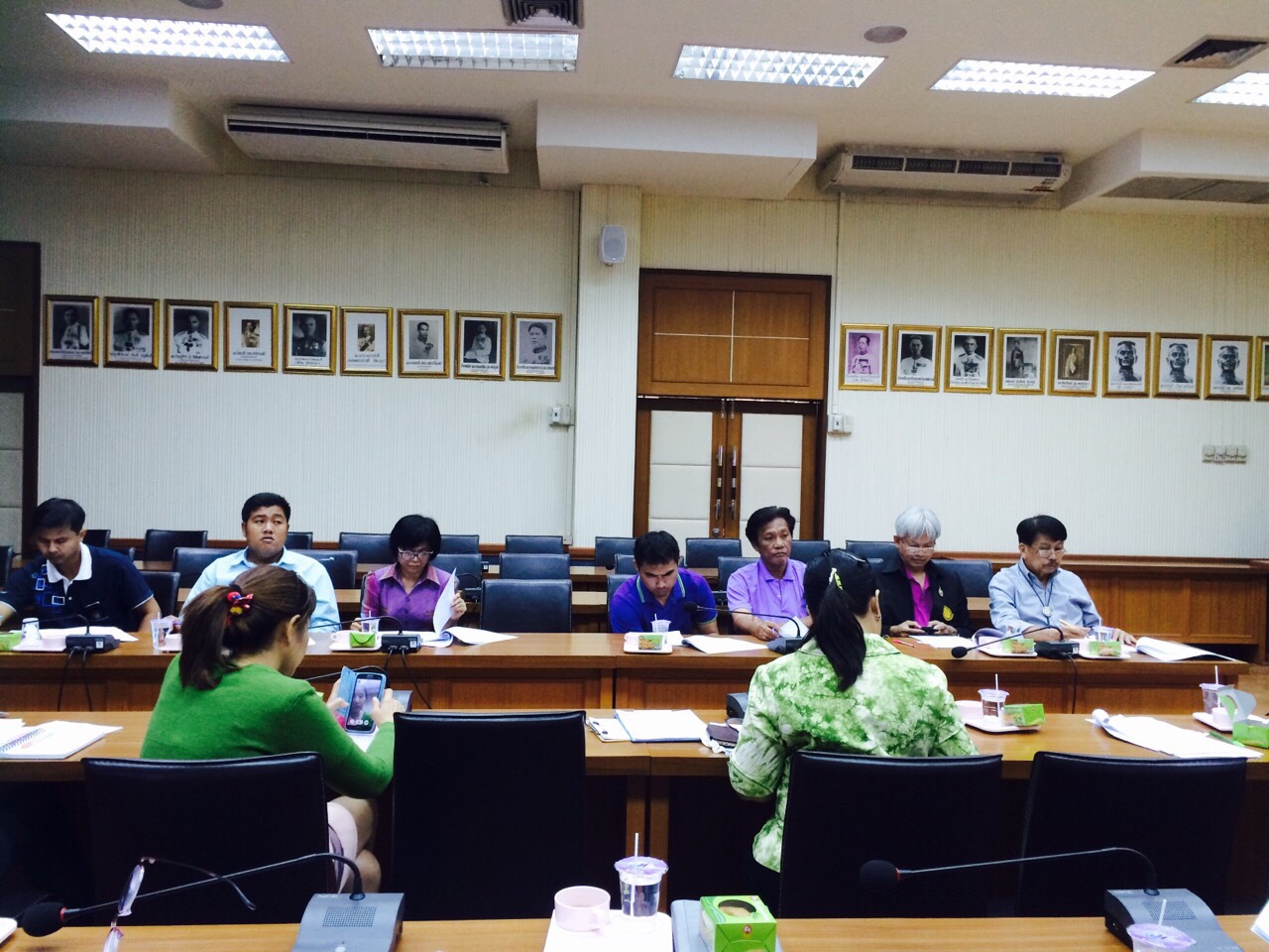 จังหวัดราชบุรี >>วันที่  7 มีนาคม 2559 นายไพบูลย์  บูรณสันติ พัฒนาการจังหวัดราชบุรี ประชุมเชิงปฏิบัติการเจ้าหน้าที่สำนักงานพัฒนาชุมชนจังหวัดราชบุรี รอบ 6 เดือน พร้อมถ่ายทอดตัวชี้วัดตามคำรับรองการปฎิบัติราชการกรมการพัฒนาชุมชนและทบทวนการจัดทำเว็บไซต์และการจ