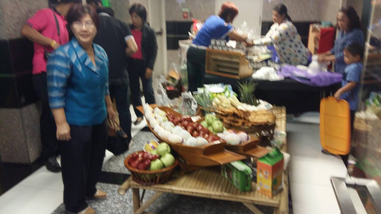 นางสายพิน โพธินวล หัวหน้ากลุ่มงานส่งเสริมการพัฒนาชุมชน รักษาราชการแทน พัฒนาการจังหวัดราชบุรี ร่วมงานแถลงข่าว
“เสน่ห์ภูมิปัญญาไทย ก้าวไกลสู่ AEC. ครั้งที่ 2”
ระหว่างวันที่ 23-29 มีนาคม2559
ณ.องค์พระปฐมเจดีย์ อ.เมืองนครปฐม ซึ่งนายกำธร ตุ้งสวัสดิ์ รอง ผวจ