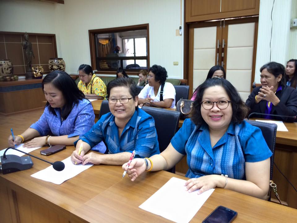 จังหวัดราชบุรี >> วันที่ 8 มีนาคม 2558 เวลา 19.30 น. นายสุรพล แสวงศักดิ์ ผู้ว่าราชการจังหวัดราชบุรี เป็นประธานเปิดงาน “วันสตรีสากลจังหวัดราชบุรี ปี 2559” ณ ลานหน้าองค์การบริหารส่วนจังหวัดราชบุรี มีการประกวดสายน้อยมหัศจรรย์ จากทุกอำเภอ และการแสดงชุดพิเศษนำ