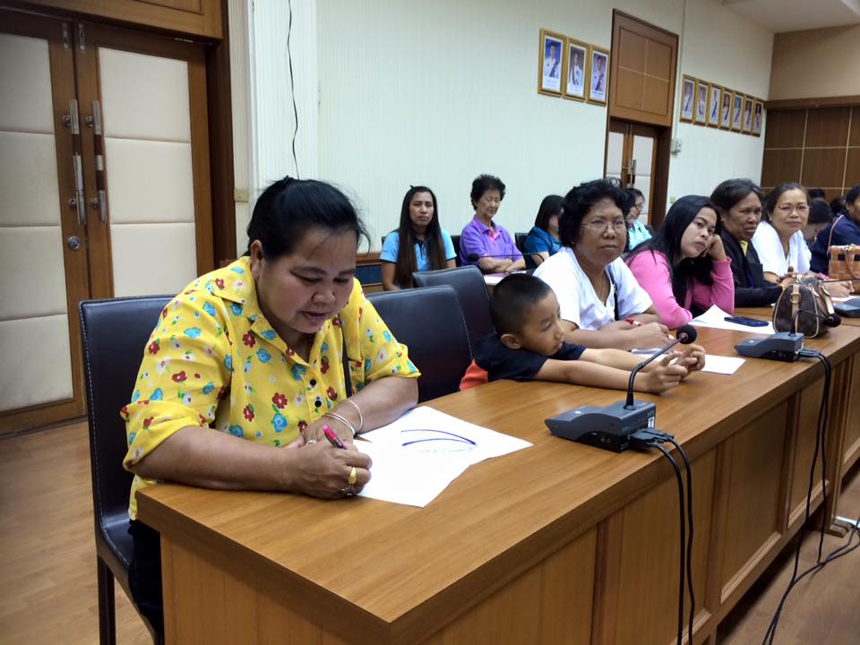 นายกรัฐมนตรี ชื่นชมผลิตภัณฑ์ผ้าขาวม้า อิมปานิ จากจังหวัดราชบุรี