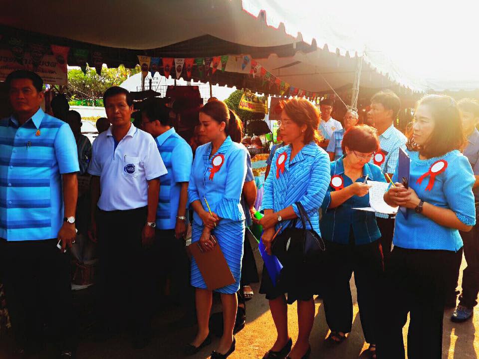 ราชบุรี>>> วันที่ 20 เมษายน  2559 นางสาวนิภา  ทองก้อน หัวหน้ากลุ่มงานสารสนเทศการพัฒนาชุมชน พร้อมด้วยเจ้าหน้าที่กลุ่มงานสารสนเทศฯ ลงพื้นที่อำเภอบ้านโป่ง และอำเภอบางแพ เพื่อสนับสนุนและพัฒนาศักยภาพการดำเนินงานโครงการ IQL ให้แก่พัฒนาการอำเภอและพัฒนากร ณ สพอ.บ