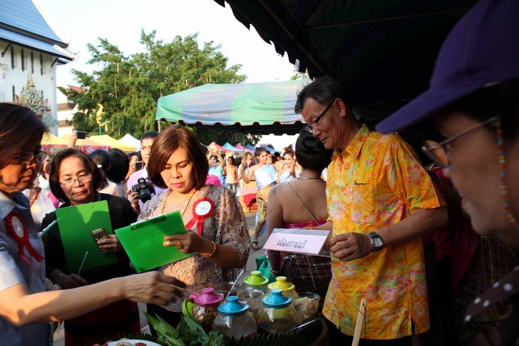 จังหวัดราชบุรี >> วันที่ 21 เม.ย. 59 เวลา 14.00 น. นางสาวนิภา ทองก้อน หัวหน้ากลุ่มงานสารสนเทศการพัฒนาชุมชน พร้อมด้วยเจ้าหน้าที่กลุ่มงานสารสนเทศฯ ลงพื้นที่อำเภอโพธาราม เพื่อสนับสนุนและพัฒนาศักยภาพการดำเนินงานโครงการ IQL ให้แก่พัฒนาการอำเภอและพัฒนากร ณ สพอ