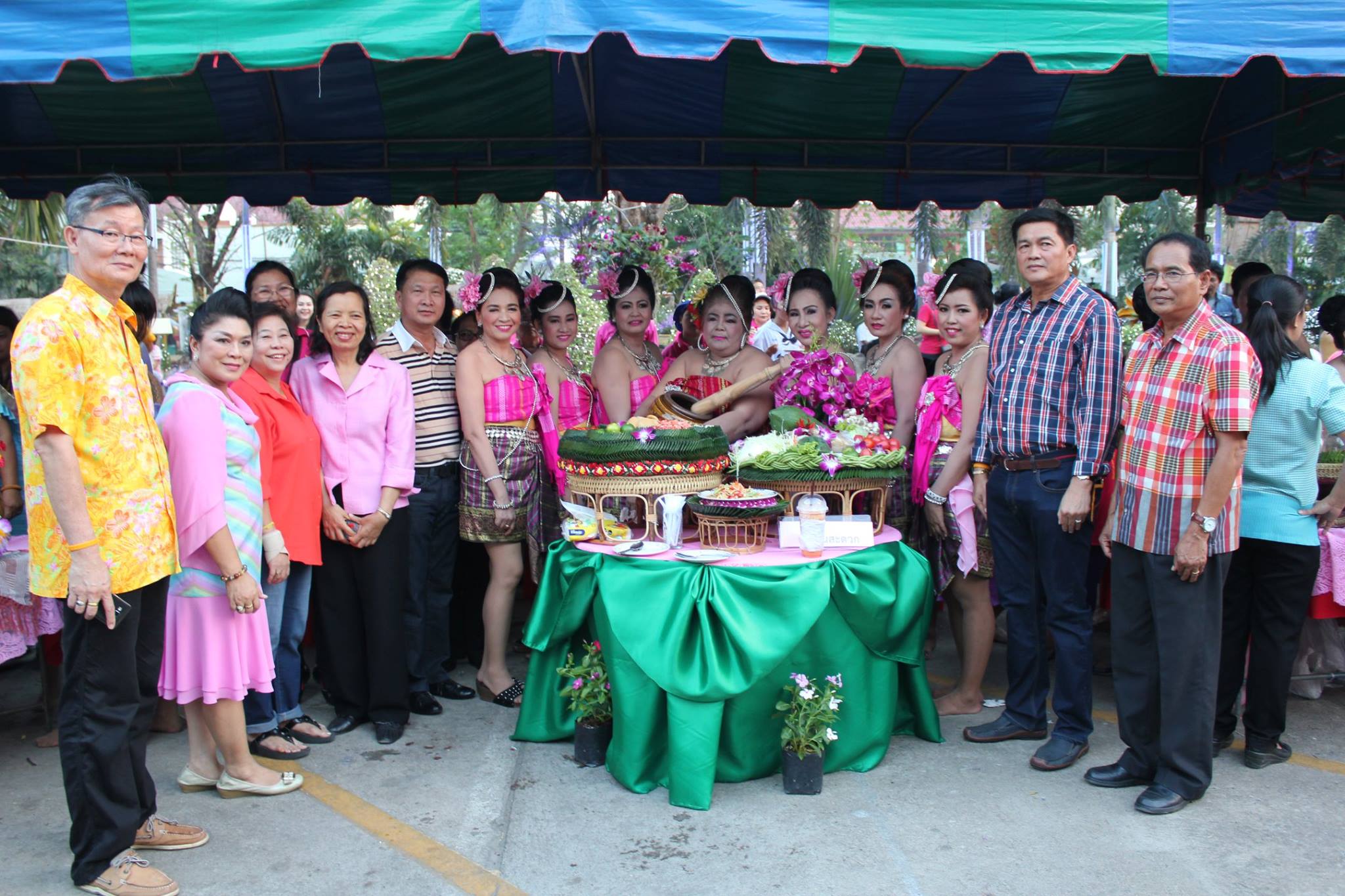 จังหวัดราชบุรี >> วันที่ 21 เม.ย. 59 เวลา 14.00 น. นางสาวนิภา ทองก้อน หัวหน้ากลุ่มงานสารสนเทศการพัฒนาชุมชน พร้อมด้วยเจ้าหน้าที่กลุ่มงานสารสนเทศฯ ลงพื้นที่อำเภอโพธาราม เพื่อสนับสนุนและพัฒนาศักยภาพการดำเนินงานโครงการ IQL ให้แก่พัฒนาการอำเภอและพัฒนากร ณ สพอ