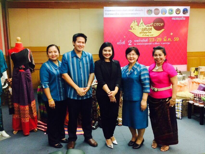 จังหวัดราชบุรี>>;วันที่ 22 เมษายน 2559 เวลา 09.00 น. ทีมงานกลุ่มงานสารสนเทศกาiรพัฒนาชุมชน และทีมงานพัฒนชุมชน อ.เมืองราชบุรี ลงพื้นที่จัดเก็บค่าพิกัด gis และถ่ายภาพ ข้อมูลสถานที่สำคัญในชุมชน เพื่อทำฐานข้อมูล แผนที่ใน google map ในพื้นที่ ต.เกาะพลับพลา ต.เข