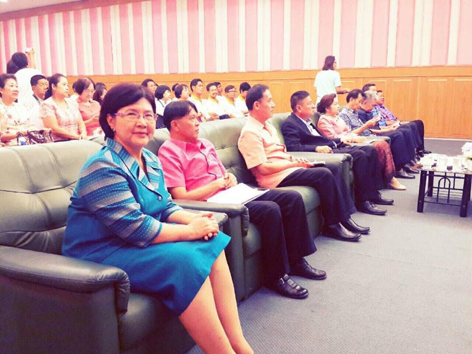 จังหวัดราชบุรี>>;วันที่ 22 เมษายน 2559 เวลา 09.00 น. ทีมงานกลุ่มงานสารสนเทศกาiรพัฒนาชุมชน และทีมงานพัฒนชุมชน อ.เมืองราชบุรี ลงพื้นที่จัดเก็บค่าพิกัด gis และถ่ายภาพ ข้อมูลสถานที่สำคัญในชุมชน เพื่อทำฐานข้อมูล แผนที่ใน google map ในพื้นที่ ต.เกาะพลับพลา ต.เข