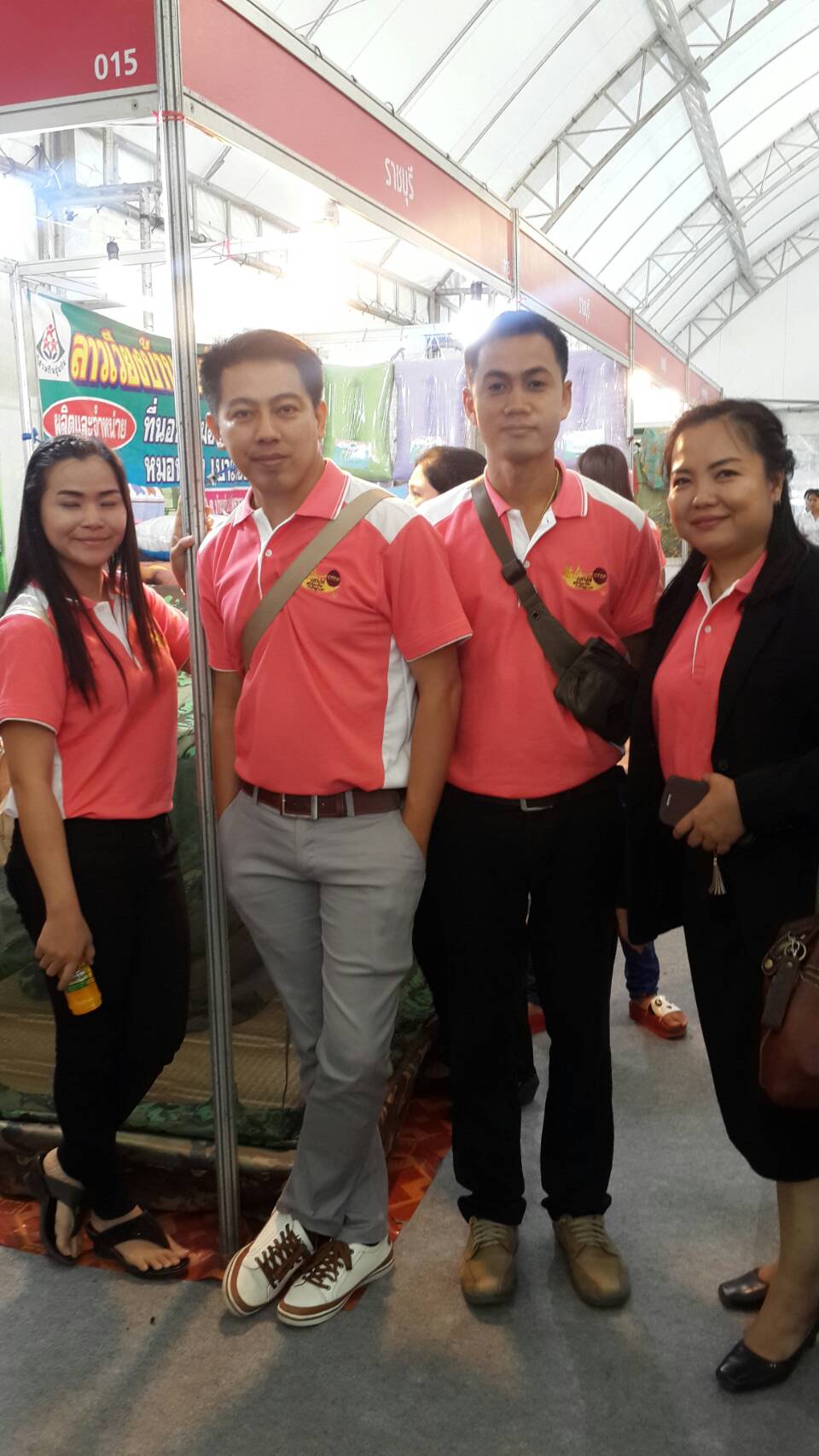 จังหวัดราชบุรี>>>วันที่ 23 เมษายน 2559 นางสายพิน โพธินวล หัวหน้ากลุ่มงานส่งเสริมการพัฒนาชุมชน รักษาราชการแทนพัฒนาการจังหวัดราชบุรีมอบหมายให้นายศิลา ปุจฉาการ นักวิชาการกลุ่มงานส่งเสริมฯนำผู้นำ อช ของจังหวัดราชบุรีเข้าร่วมสัมมนาผู้นำอาสาพัฒนาชุมชน ณ ห้องประ