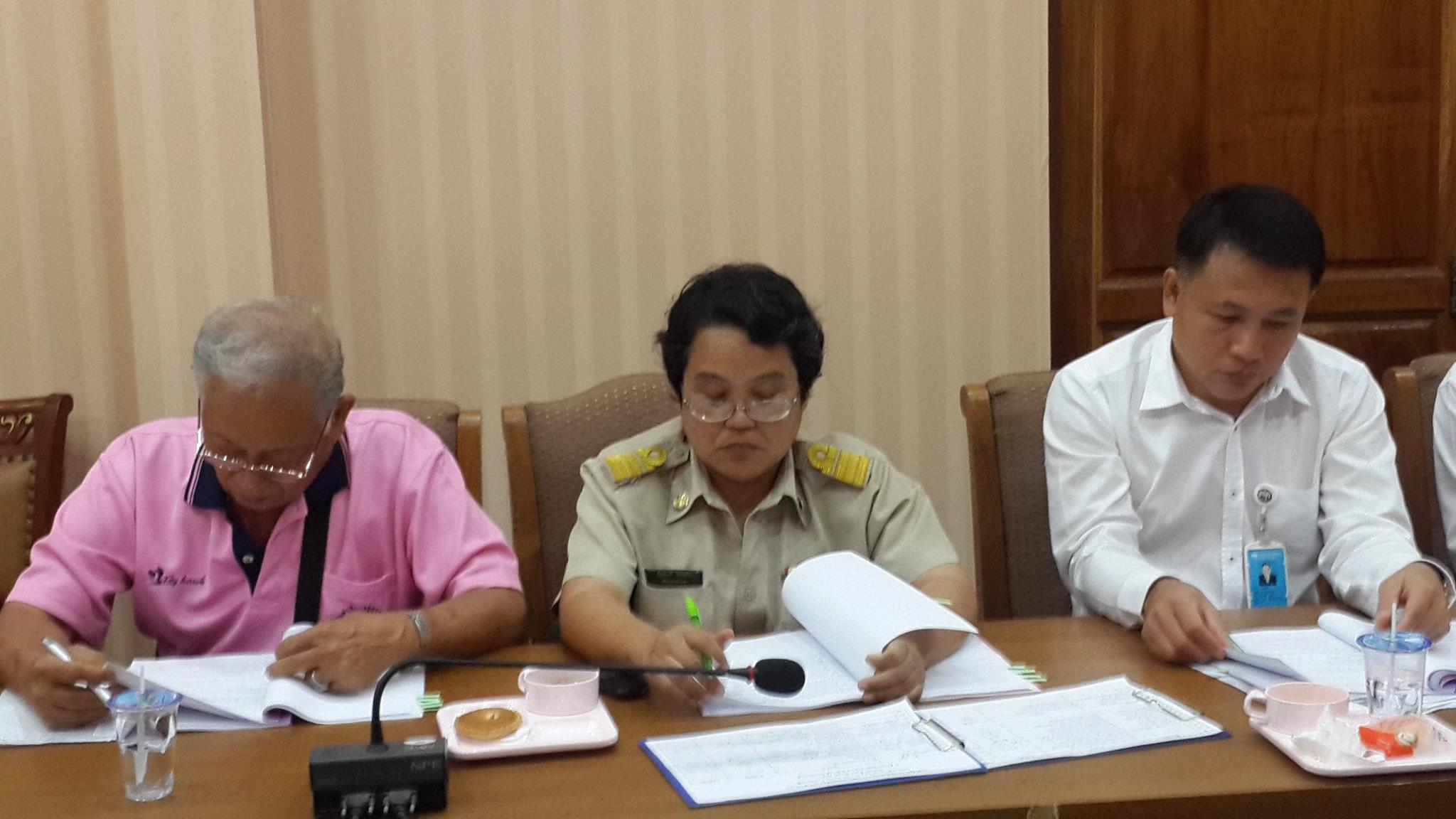 จังหวัดราชบุรี>>>วันที่  25 เมษายน  2559 เวลา 14.00 น. ผู้ตรวจไพเราะ  รอยตระกูล ผู้ตรวจราชการกรมการพัฒนาชุมชน (เขตตรวจราชการที่ 4,11) ลงพื้นที่เพื่อติดตามผลการดำเนินงานการขับเคลื่อนกิจกรรมสถาบันการจัดการเงินทุนชุมชน ในพื้นที่บ้านสะพานดำ หมู่ที่ 11 ตำบลวัด