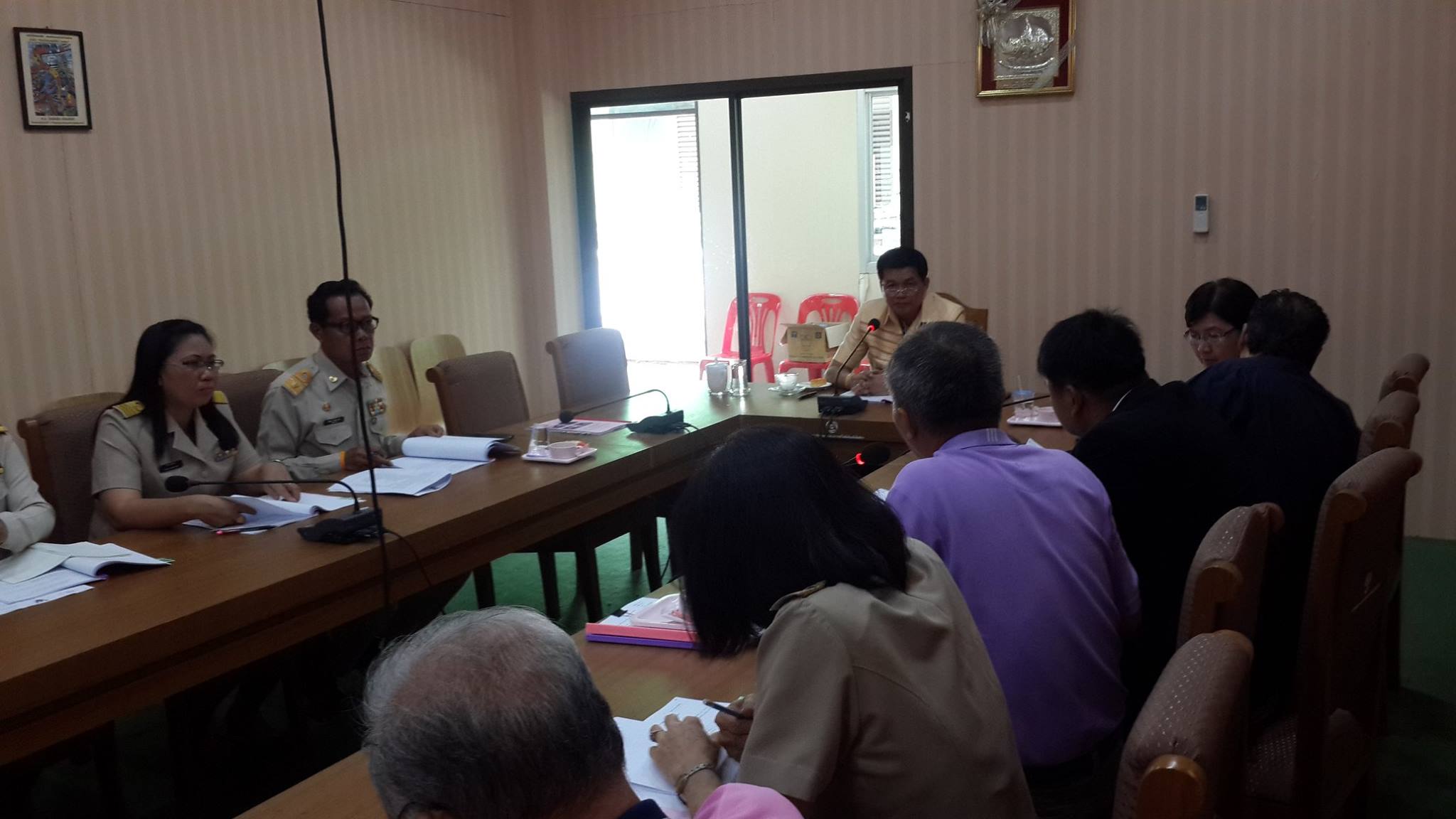 จังหวัดราชบุรี>>>วันที่  25 เมษายน  2559 เวลา 14.00 น. ผู้ตรวจไพเราะ  รอยตระกูล ผู้ตรวจราชการกรมการพัฒนาชุมชน (เขตตรวจราชการที่ 4,11) ลงพื้นที่เพื่อติดตามผลการดำเนินงานการขับเคลื่อนกิจกรรมสถาบันการจัดการเงินทุนชุมชน ในพื้นที่บ้านสะพานดำ หมู่ที่ 11 ตำบลวัด