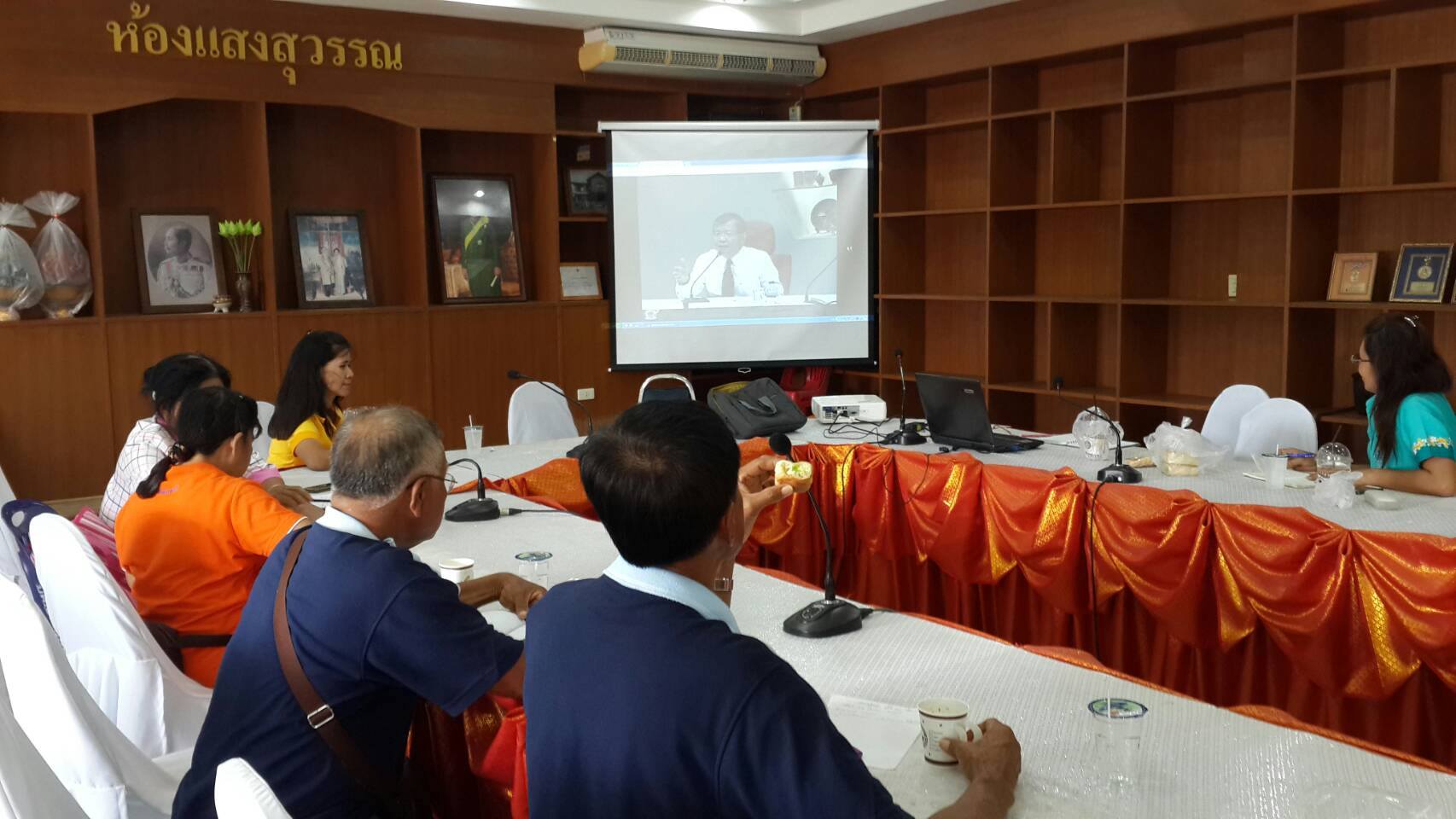 จังหวัดราชบุรี >> วันที่ 25 เมษายน 2559 ผู้ตรวจไพเราะ  รอยตระกูล ผู้ตรวจราชการกรมการพัฒนาชุมชน (เขตตรวจราชการที่ 4,11) ลงพื้นที่จังหวัดราชบุรี เพื่อติดตามผลการดำเนินงานของสำนักงานพัฒนาชุมชนจังหวัดราชบุรี พร้อมสร้างความเข้าใจในการขับเคลื่อนงานตามยุทธศาสตร์