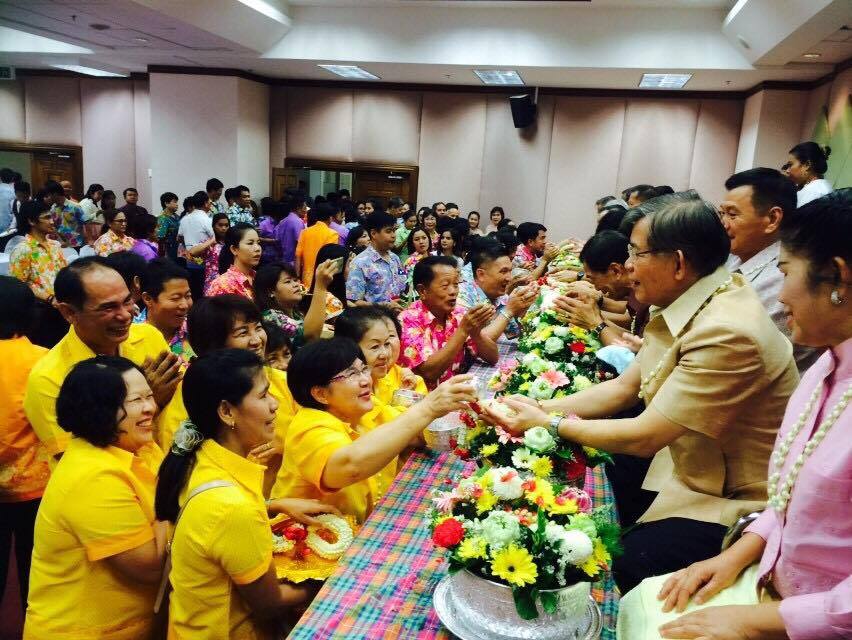 11 พ.ค. 59 เวลา 09.00 น. ผู้ตรวจไพเราะ รอยตระกูล ผู้ตรวจราชการกรมการพัฒนาชุมชน เขตตรวจที่ 4 นิเทศงานและติดตามการดำเนินงานหมู่บ้านสารสนเทศต้นแบบเพื่อการพัฒนาคุณภาพชีวิตต้นแบบระดับจังหวัด ปี 2559 ณ บ้านวัดปรกเจริญ ม.6 ต.ตาหลวง อ.ดำเนินสะดวก โดยมี..น.ส.นิภา