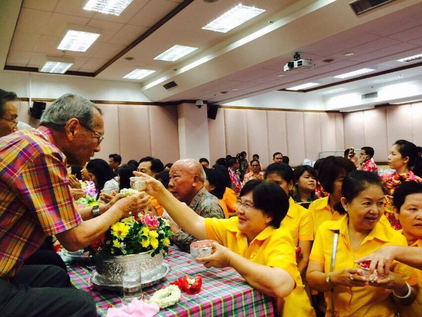 11 พ.ค. 59 เวลา 09.00 น. ผู้ตรวจไพเราะ รอยตระกูล ผู้ตรวจราชการกรมการพัฒนาชุมชน เขตตรวจที่ 4 นิเทศงานและติดตามการดำเนินงานหมู่บ้านสารสนเทศต้นแบบเพื่อการพัฒนาคุณภาพชีวิตต้นแบบระดับจังหวัด ปี 2559 ณ บ้านวัดปรกเจริญ ม.6 ต.ตาหลวง อ.ดำเนินสะดวก โดยมี..น.ส.นิภา