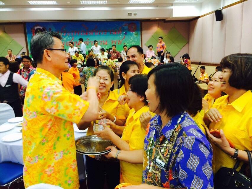 11 พ.ค. 59 เวลา 09.00 น. ผู้ตรวจไพเราะ รอยตระกูล ผู้ตรวจราชการกรมการพัฒนาชุมชน เขตตรวจที่ 4 นิเทศงานและติดตามการดำเนินงานหมู่บ้านสารสนเทศต้นแบบเพื่อการพัฒนาคุณภาพชีวิตต้นแบบระดับจังหวัด ปี 2559 ณ บ้านวัดปรกเจริญ ม.6 ต.ตาหลวง อ.ดำเนินสะดวก โดยมี..น.ส.นิภา