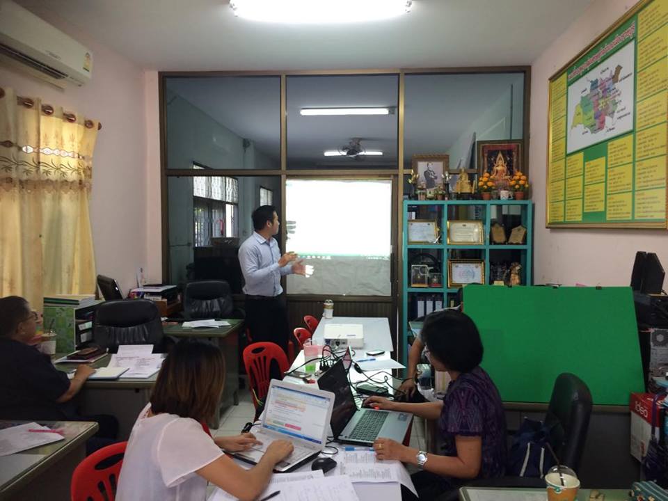 วันนี้ 24 พฤษภาคม 2559 นายสุรพล แสวงศักดิ์ ผู้ว่าราชการจังหวัดราชบุรี เป็นประธานในการประชุม เตรียมความพร้อมในการจัดกิจกรรม “ตลาดประชารัฐเพื่อชุมชน จังหวัดราชบุรี” ระหว่างวันที่ 4-6 มิถุนายน 2559 ณ ตลาดโคยกี๊ราชบุรี 200 ปี