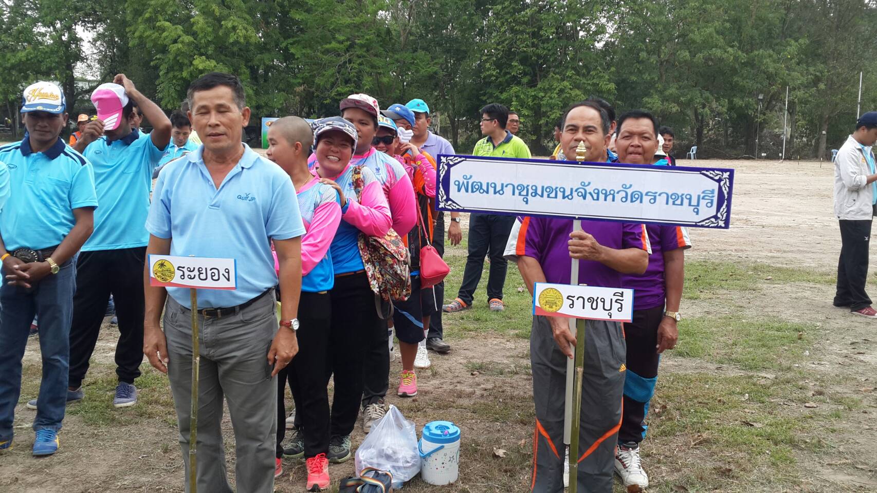 ราชบุรี >> วันนี้ 11 ตุลาคม 2559 เวลา 09.30 น. นายสุรพล แสวงศักดิ์ ผู้ว่าราชการจังหวัดราชบุรี เป็นประธานเปิดโครงการส่งเสริมผู้ประกอบการในด้านการพัฒนาสินค้า บรรจุภัณฑ์ และ MATCHING โดยนายสุทธิรักษ์ หงสะมัต รักษาราชการแทนพัฒนาการจังหวัดราชบุรี เป็นผู้กล่าวร