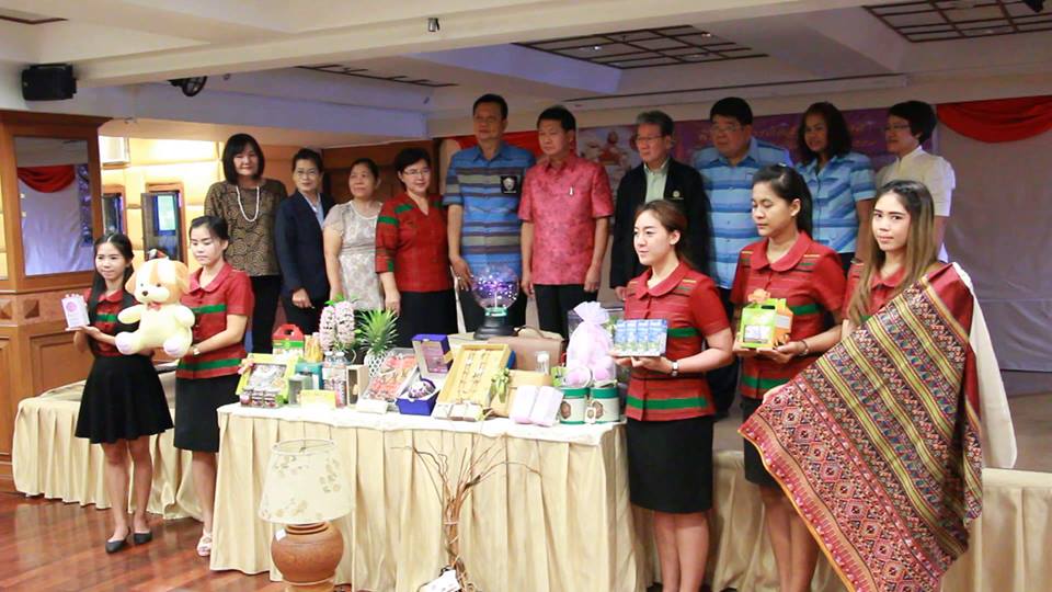 ราชบุรี>> วันนี้ 11 ตุลาคม 2559 เวลา 10.30 น. นายอาจณรงค์ สัตยพานิช ผู้ตรวจราชการกรมการพัฒนาชุมชน เขตที่ 4 ประชุมตรวจติดตามผลการดำเนินงานของสำนักงานพัฒนาชุมชนจังหวัดราชบุรี ประจำเดือน ตุลาคม 2559 โดยมีนายสุทธิรักษ์ หงสะมัต รักษาราชการแทนพัฒนาการจังหวัดราช