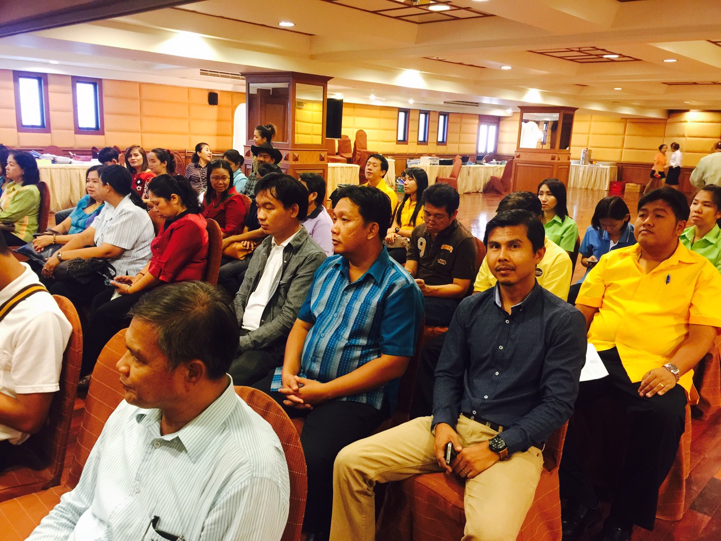 ราชบุรี>> วันนี้ 11 ตุลาคม 2559 เวลา 10.30 น. นายอาจณรงค์ สัตยพานิช ผู้ตรวจราชการกรมการพัฒนาชุมชน เขตที่ 4 ประชุมตรวจติดตามผลการดำเนินงานของสำนักงานพัฒนาชุมชนจังหวัดราชบุรี ประจำเดือน ตุลาคม 2559 โดยมีนายสุทธิรักษ์ หงสะมัต รักษาราชการแทนพัฒนาการจังหวัดราช