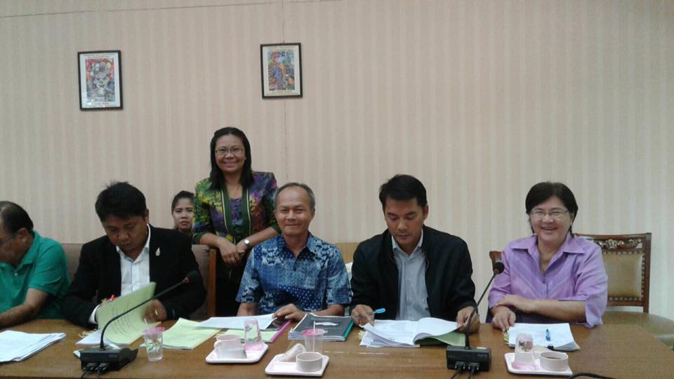 จังหวัดราชบุรี>>> วันที่ 26 พฤศจิกายน 2559 เวลา 09.30 น นางสาวนิภา ทองก้อน หัวหน้ากลุ่มงานสารสนเทศฯ รักษาราชการในตำแหน่ง หัวหน้ากลุ่มงานส่งเสริมฯ เปิดโครงการพัฒนาหมู่บ้านท่องเที่ยว OTOP เชิงอนุรักษ์ บ้านผาปก หมู่ที่ 3 ตำบลสวนผึ้ง อำเภอสวนผึ้ง จังหวัดราชบุ