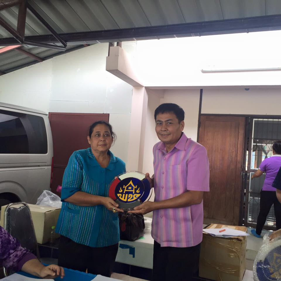 จังหวัดราชบุรี >> วันที่ 4 มีนาคม 2559 เวลา 17.00 น. นายณรงค์ ไพศาลทักษิน รองผู้ว่าราชการจังหวัดราชบุรี เป็นประธานในการประกวดบูท OTOP ของดีบ้านเรา ในงานท่องเที่ยวราชบุรีของดีเมืองโอ่ง ปี2559‬ ‪ ระหว่างวันที่ 4‬-13 มีนาคม 2559 บริเวณ‎ถนนรอบศาลากลางจังหวัดร