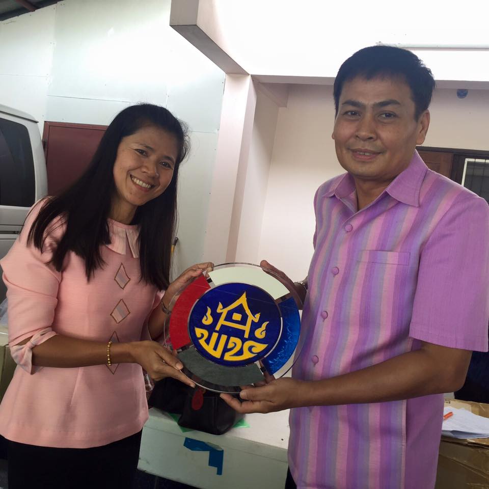 จังหวัดราชบุรี >>> วันที่ 6 มีนาคม 2559 เวลา 18.00 น. นายสุรพล แสวงศักดิ์ ผู้ว่าราชการจังหวัดราชบุรี เป็นประธานในการเปิดการประกวดส้มตำลีลาเมืองโอ่ง ของสตรีอาสาฯ จากทุกอำเภอ สำหรับในการประกวดครั้งนี้ นายณรงค์ ไพศาลทักษิน รองผู้ว่าราชการจังหวัดราชบุรี นางณิ