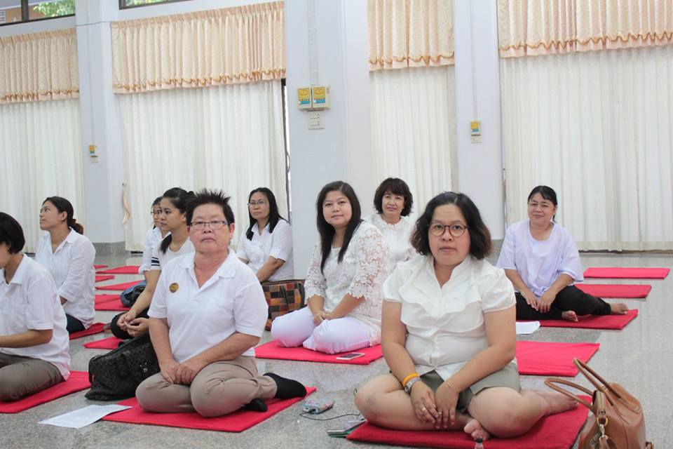 จังหวัดราชบุรี>>> วันที่ 21 มีนาคม 2559  นางสายพิน  โพธินวล  หัวหน้ากลุ่มงานส่งเสริมการพัฒนาชุมชน รักษาราชการแทนพัฒนาการจังหวัดราชบุรี ให้การต้อนรับคณะสำนักงานตรวจเงินแผ่นดินในการปฏิบัติงานภาคสนามการตรวจสอบการดำเนินงานกองทุนหมู่บ้านและชุมชนเมืองแห่งชาติใ