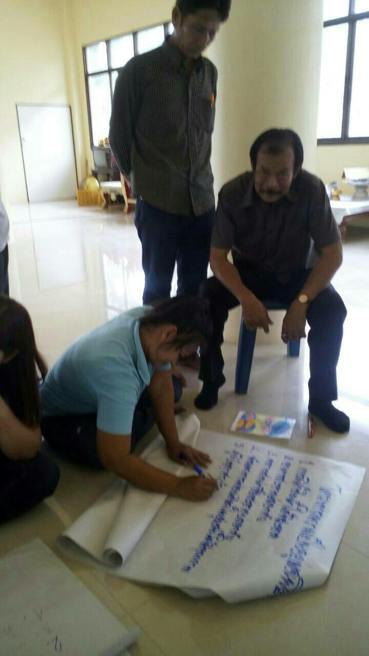 จังหวัดราชบุรี >>> 24 มีนาคม  2559 นางสายพิน  โพธินวล หัวหน้ากลุ่มงานส่งเสริมฯ รักษาราชการแทนพัฒนาการจังหวัดราชบุรี ร่วมเป็นเกียรติในการเปิดงาน “เสน่ห์ภูมิปัญญาไทย ก้าวไกลสู่ AEC”  ครั้งที่ 2 โดยมี  นายชาติชาย  อุทัยพันธ์ ผู้ว่าราชการจังหวัดนครปฐม เป็นประ