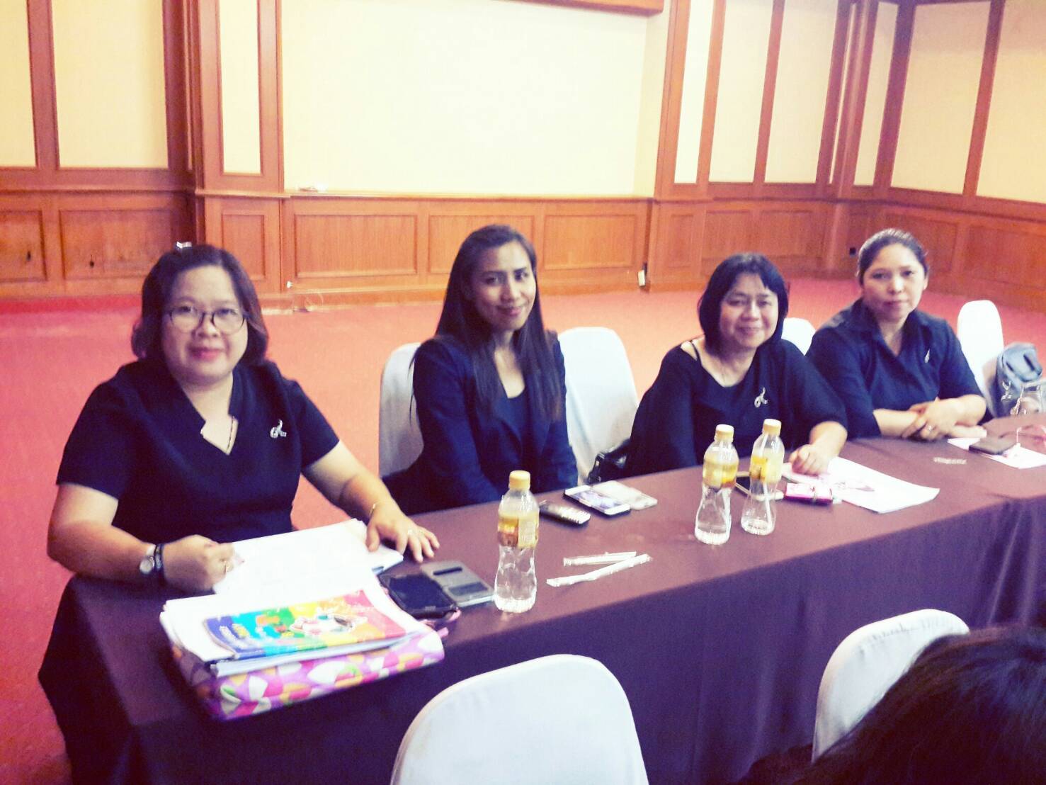 การประชุมโครงการตามแผนปฏิบัติราชการจังหวัดราชบุรี ประจำปีงบประมาณ พ.ศ.2560 โครงการส่งเสริมผลิตภัณฑ์ภูมิปัญญาท้องถิ่นเพื่อเพิ่มมูลค่าการตลาด กิจกรรมแสดงและจำหน่ายสินค้าOTOP ครั้งที่2 การจัดแสดงและจำหน่ายสินค้าOTOPสานสัมพันธ์สองแผ่นดิน ณ สหภาพเมียนมา( เมืองทวาย)