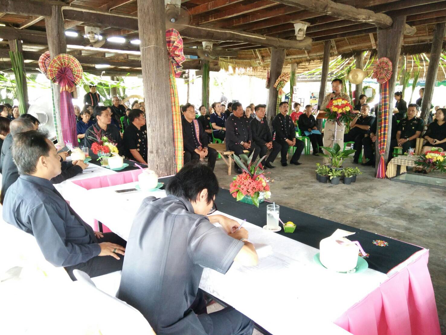 การประกวดกิจกรรมหมู่บ้านเศรษฐกิจพอเพียง อยู่เย็น เป็นสุข ดีเด่น และกิจกรรมการพัฒนาชุมชนดีเด่น จังหวัดราชบุรี ประจำปี 2560