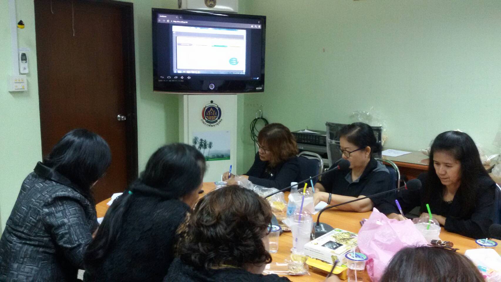 การขับเคลื่ิอนปรัชญาของเศรษฐกิจพอเพียงไปสู่การปฏิบัติจนเป็นวิถีชีวิต ผ่านระบบ VDO Conference