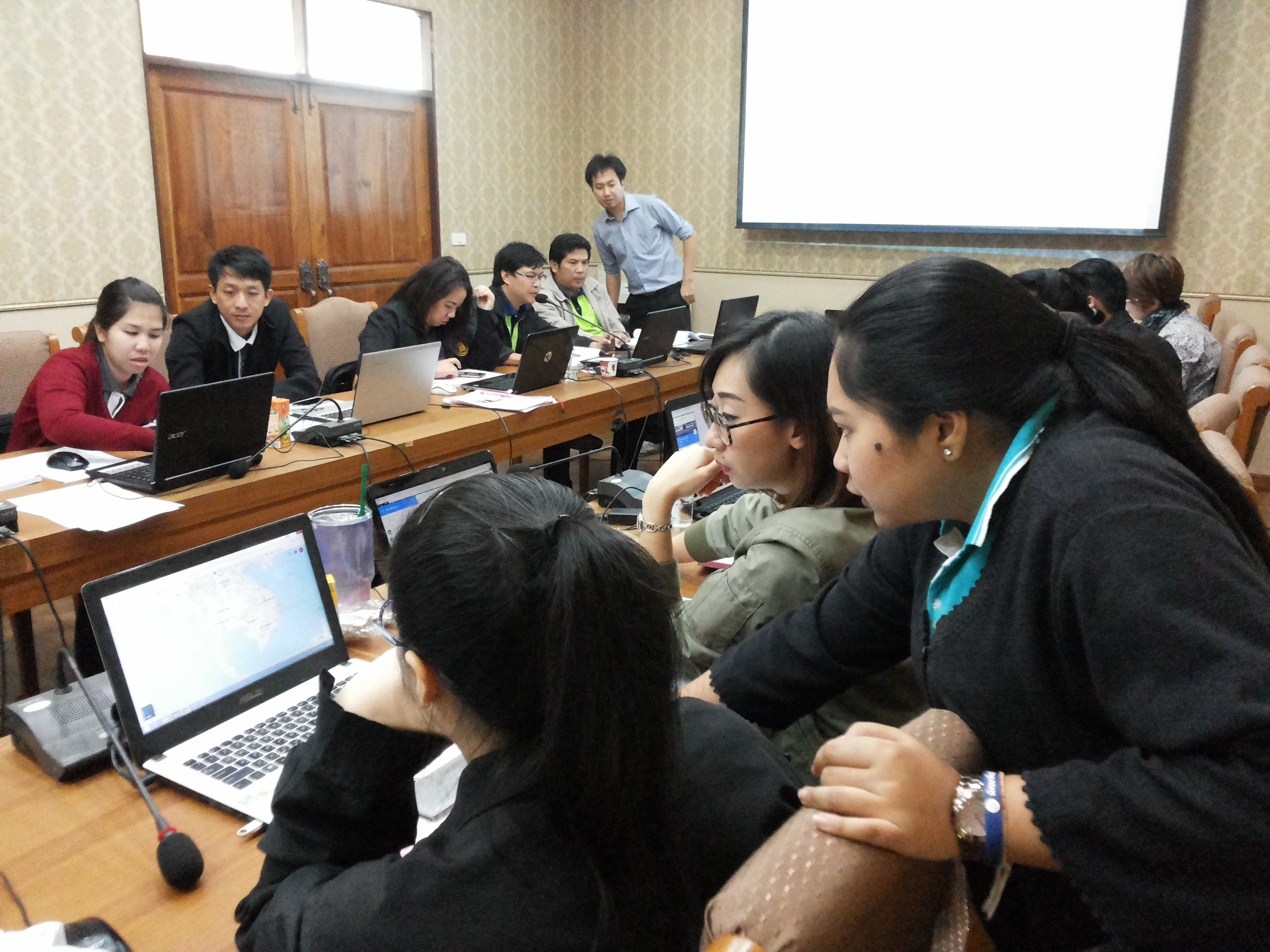 จังหวัดราชบุรี จัดประชุมเชิงปฏิบัติการจัดทำสารสนเทศสัมมาชีพชุมชนระดับจังหวัด