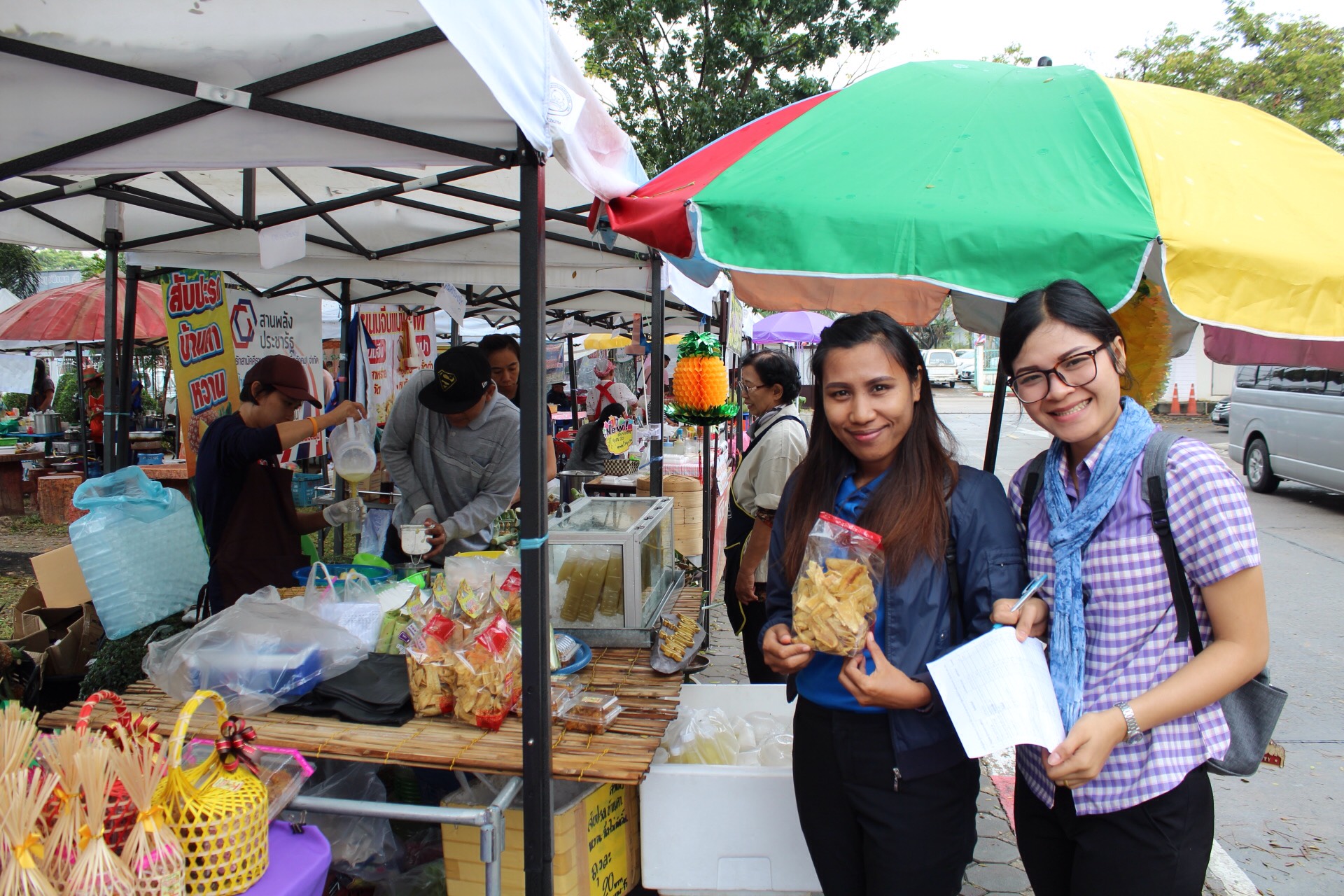 ราชบุรี “จัดตลาดประชารัฐ คนไทยยิ้มได้ ระหว่างวันที่ 28 – 29  ธันวาคม 2560 “