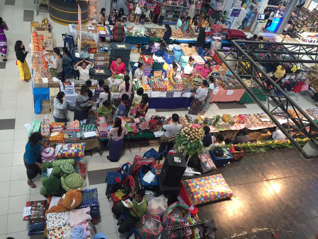 จังหวัดราชบุรี จัดแสดงและจำหน่ายผลิตภัณฑ์ OTOP สานสัมพันธ์สองแผ่นดิน