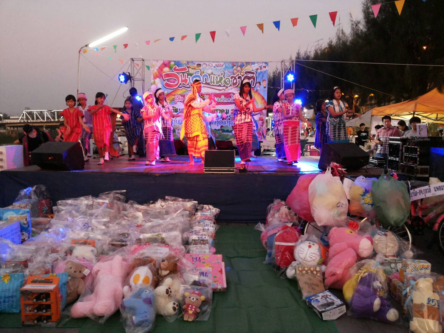 งานวันเด็ก “ตลาดเก่าโคยกี๊” จังหวัดราชบุรี