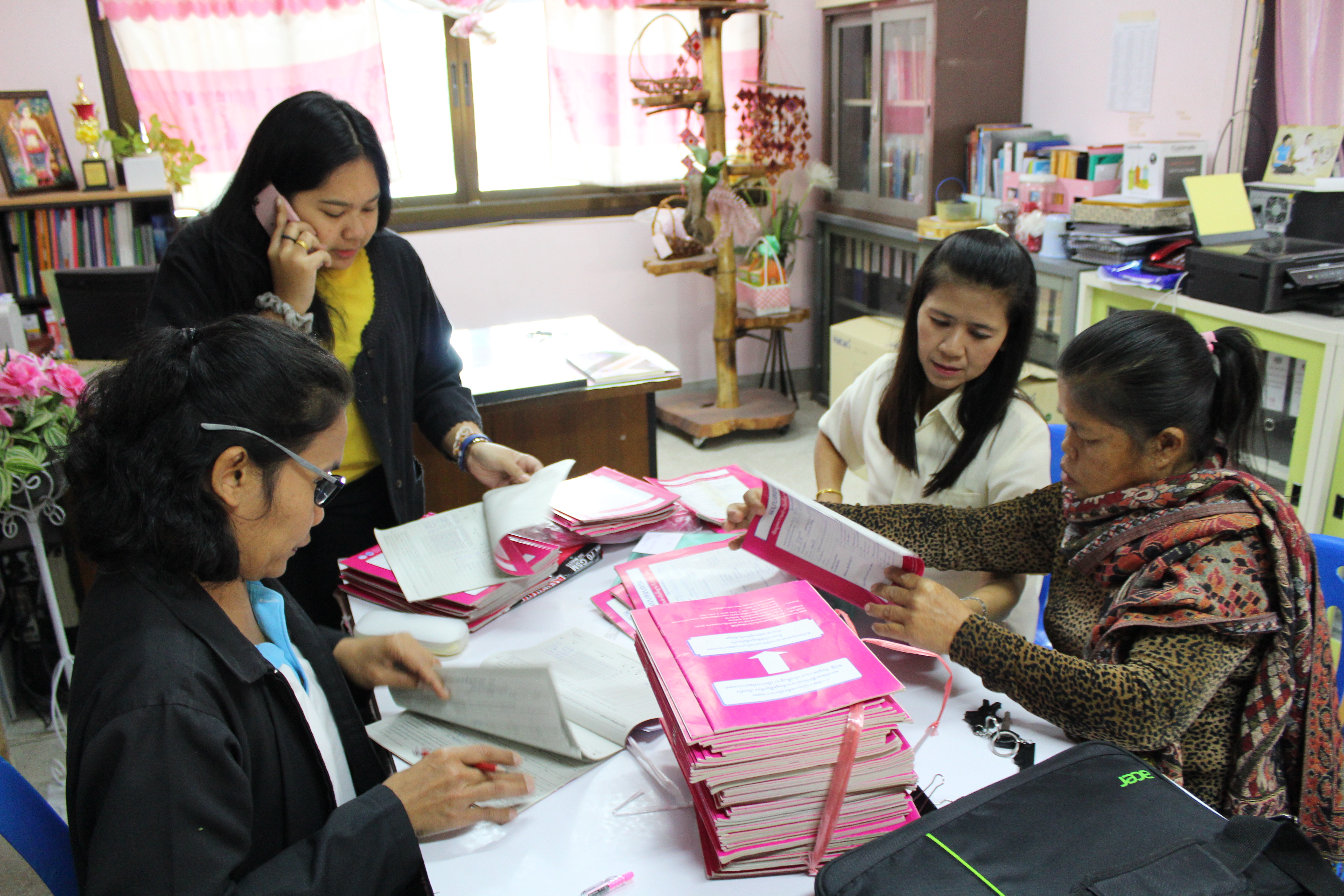 ติดตามให้คำแนะนำการจัดเก็บข้อมูลความจำเป็นพื้นฐาน (จปฐ.)