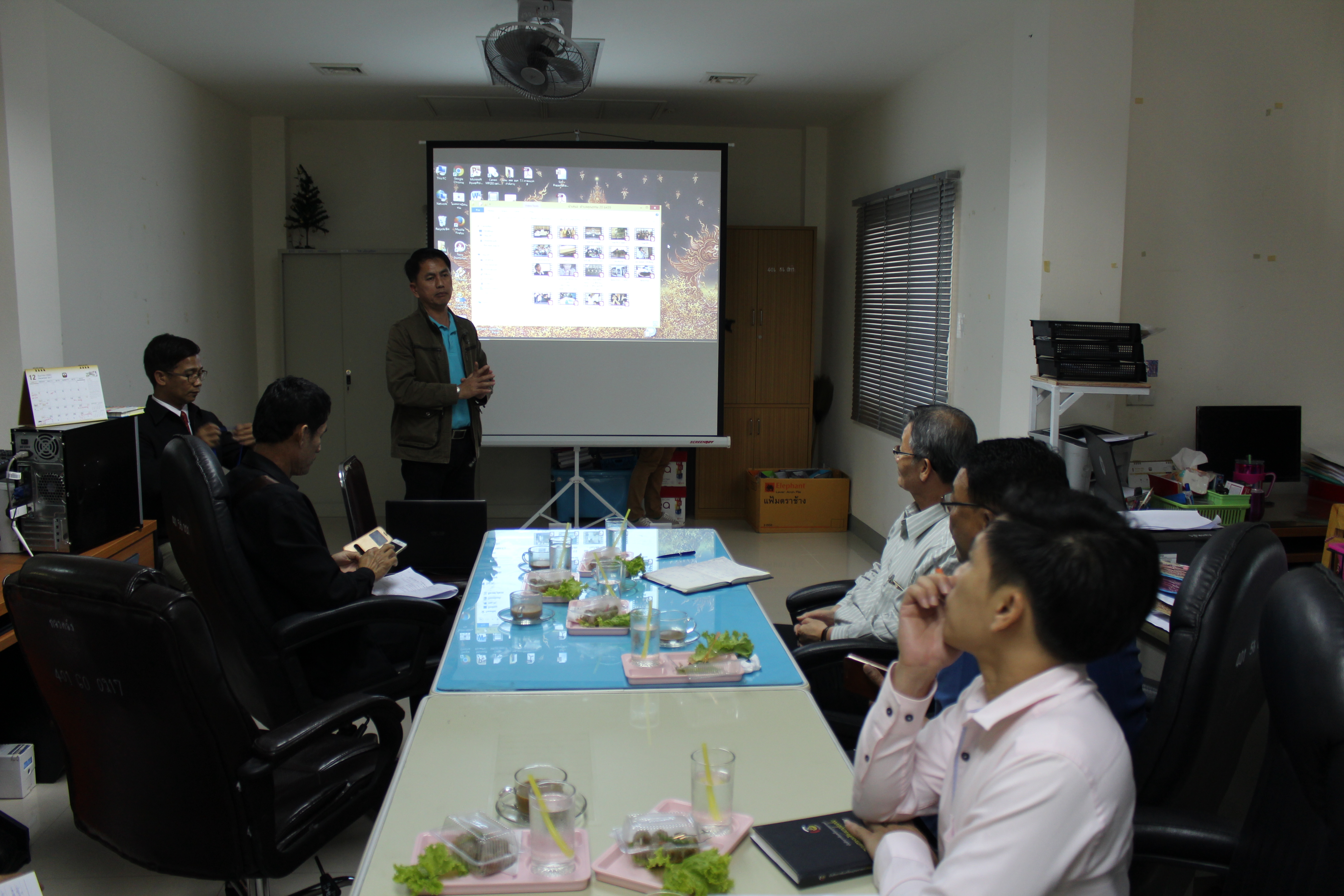 ราชบุรี“ผู้ตรวจราชการกรม รับฟังบรรยายสรุปหมู่บ้าน OTOP เพื่อการท่องเที่ยว ตำบลเจ็ดเสมียน”