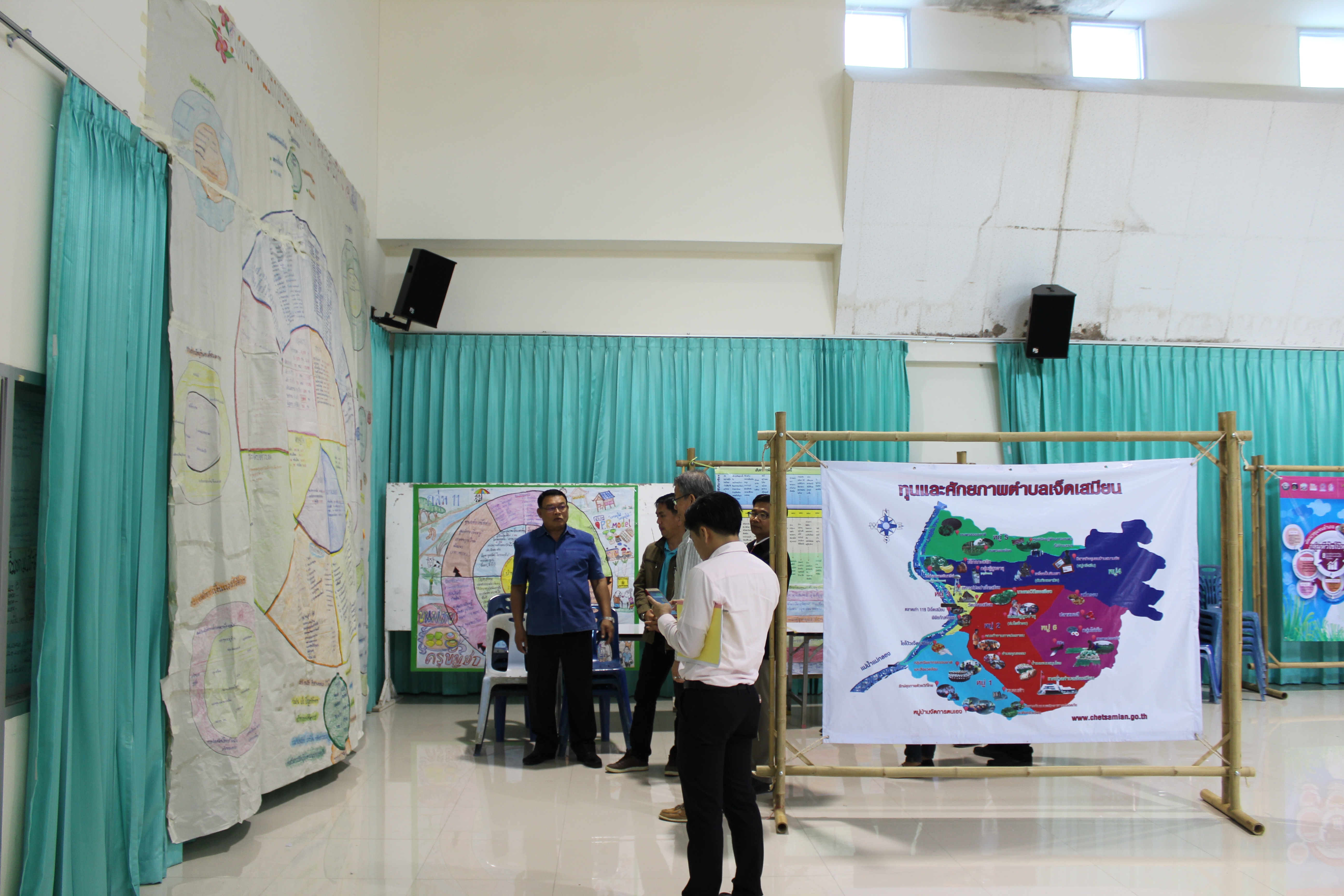 ราชบุรี“ผู้ตรวจราชการกรม รับฟังบรรยายสรุปหมู่บ้าน OTOP เพื่อการท่องเที่ยว ตำบลเจ็ดเสมียน”