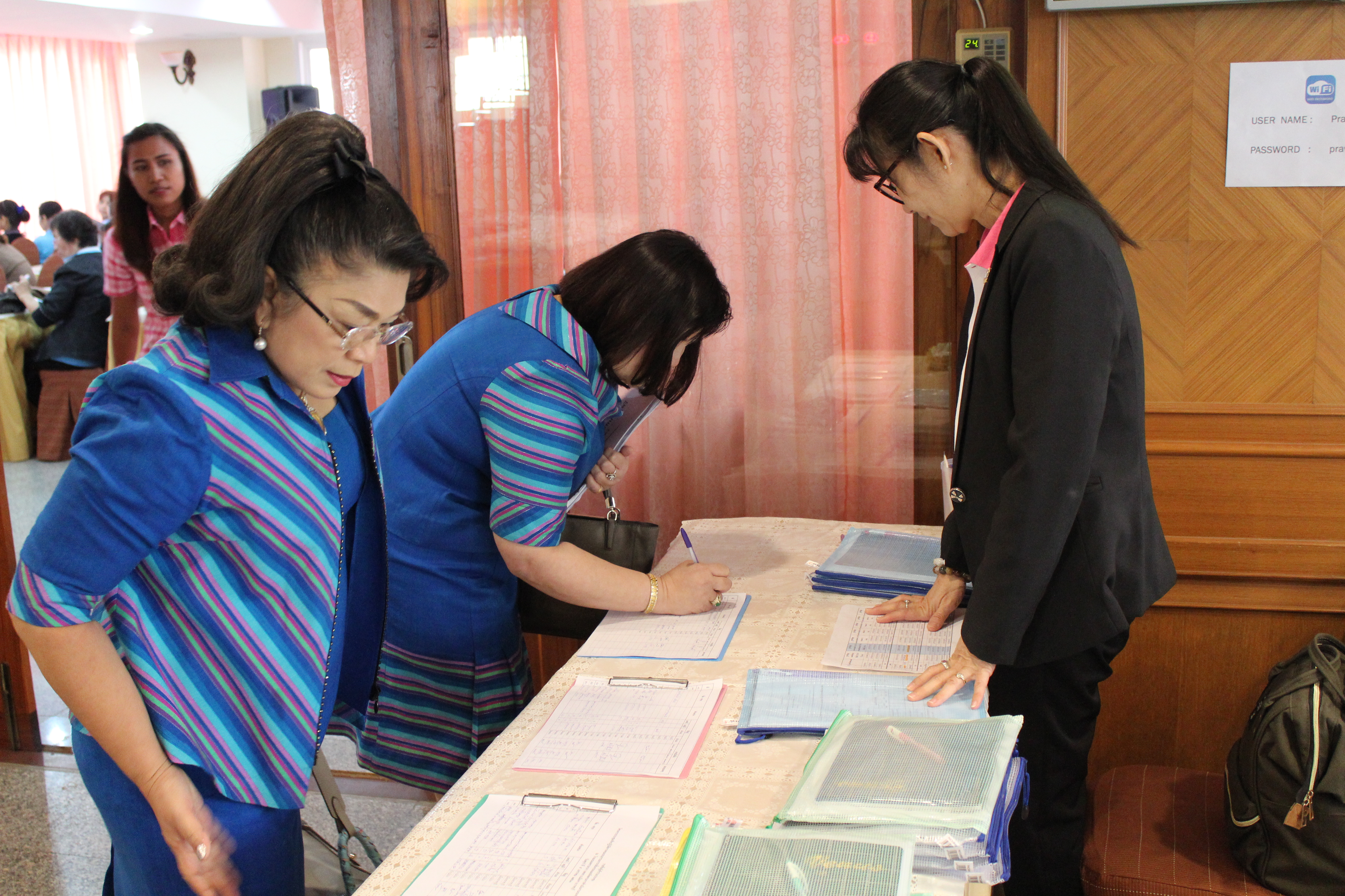 ราชบุรี “พัฒนาชุมชนจังหวัดราชบุรีขับเคลื่อนกองทุนพัฒนาบทบาทสตรีอำเภอ”