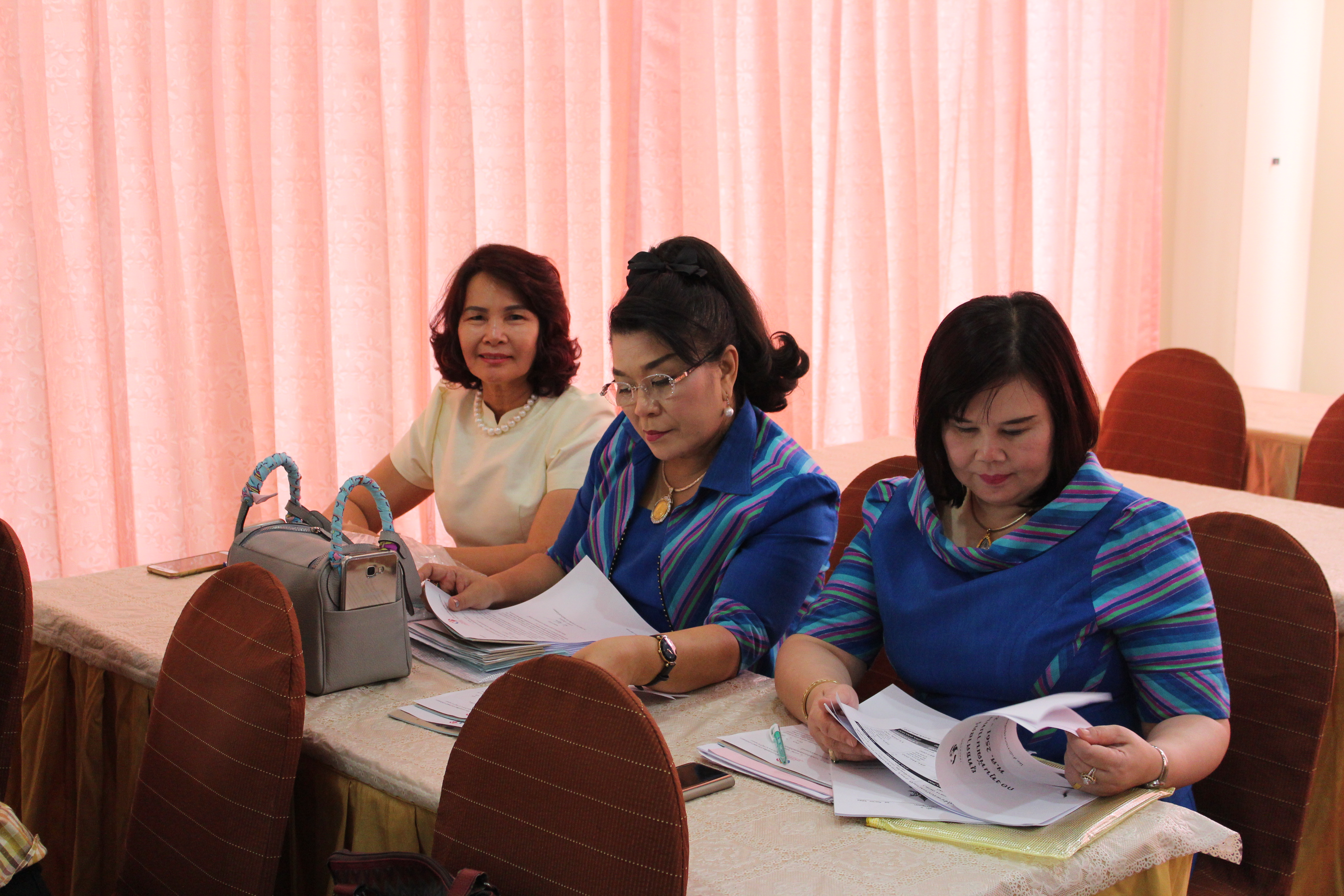 ราชบุรี “พัฒนาชุมชนจังหวัดราชบุรีขับเคลื่อนกองทุนพัฒนาบทบาทสตรีอำเภอ”