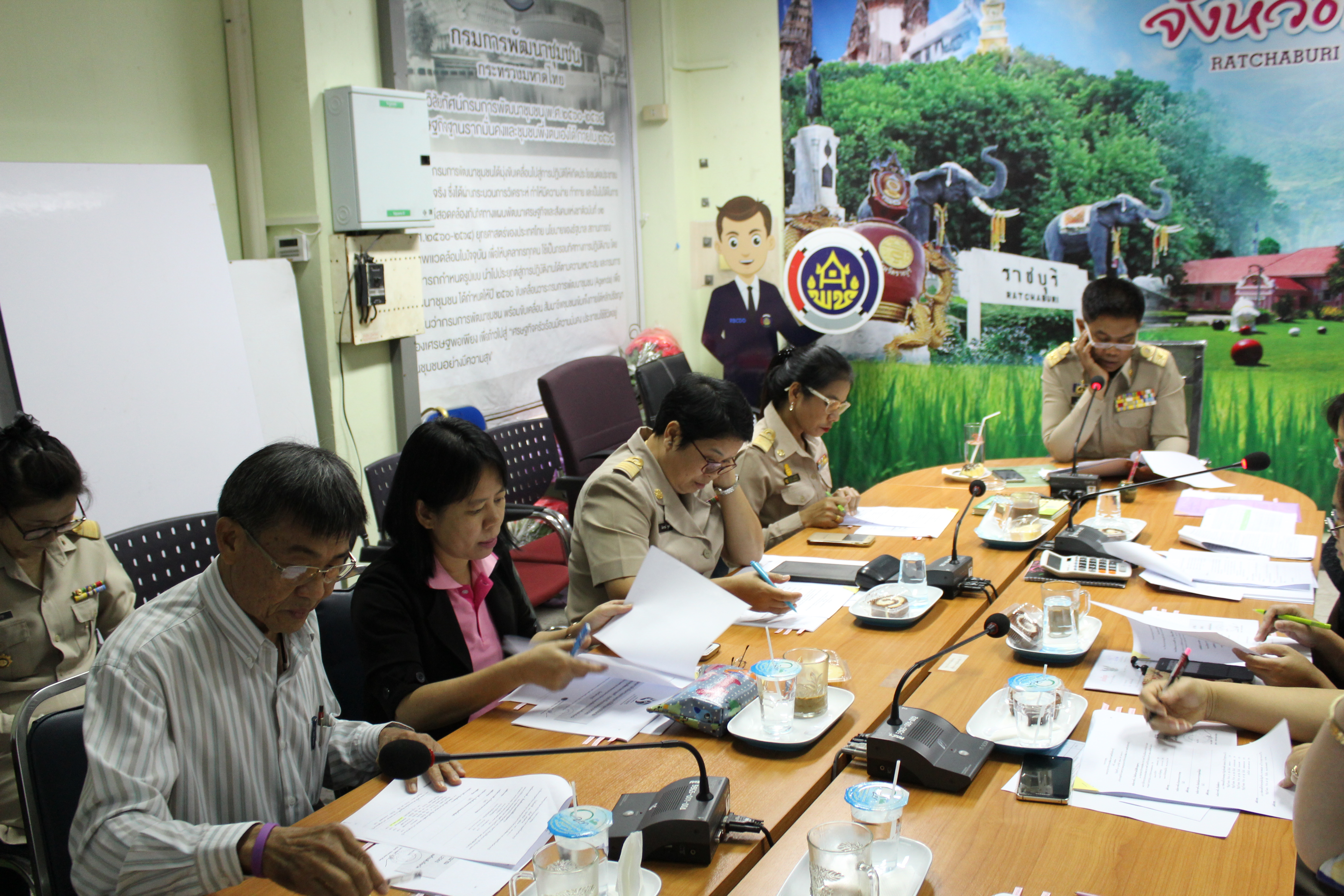 ราชบุรี”ประชุมคณะอนุกรรมการบริหารกองทุนพัฒนาบทบาทสตรีจังหวัดราชบุรี ครั้งที่ 1 / 2561″