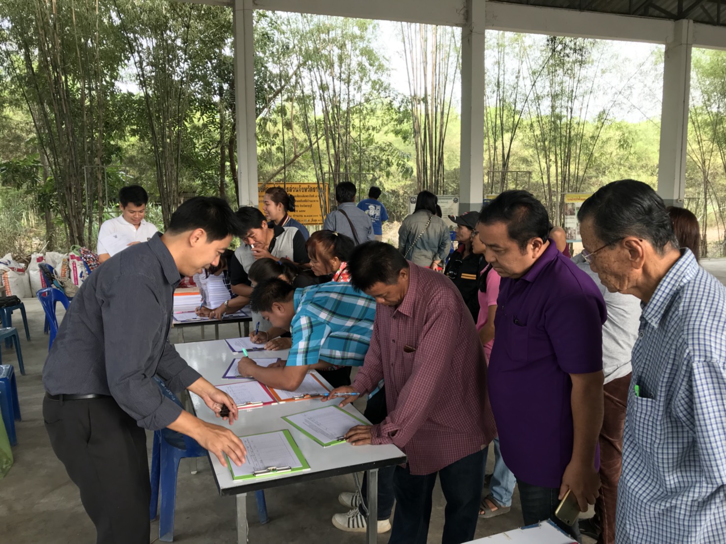 ราชบุรี ขับเคลื่อนงานโครงการใต้ร่มพระบารมีชาวราชบุรี บนวิถีพอเพียง