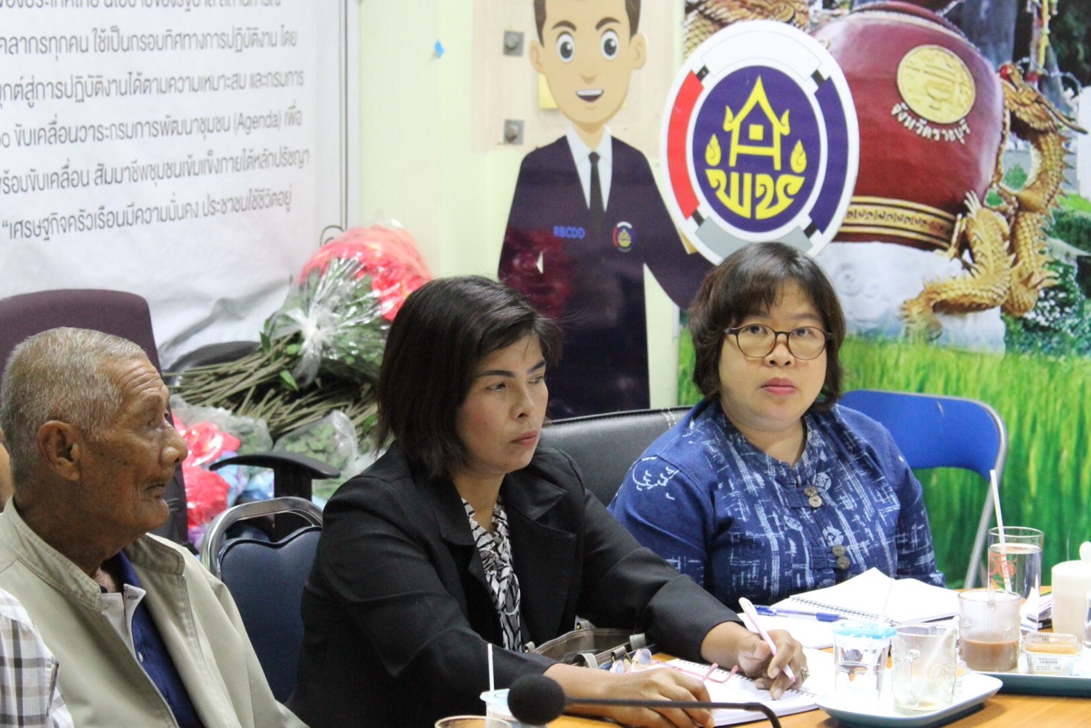 ราชบุรี “ประชุมขับเคลื่อนงานอาสาพัฒนาชุมชน”